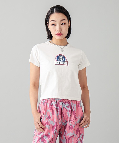 X-girl（エックスガール）の「FRAMED FACE S/S BABY TEE（Tシャツ/カットソー・レディース・ブラック/ホワイト/ピンク・S/M）」の2枚目の写真