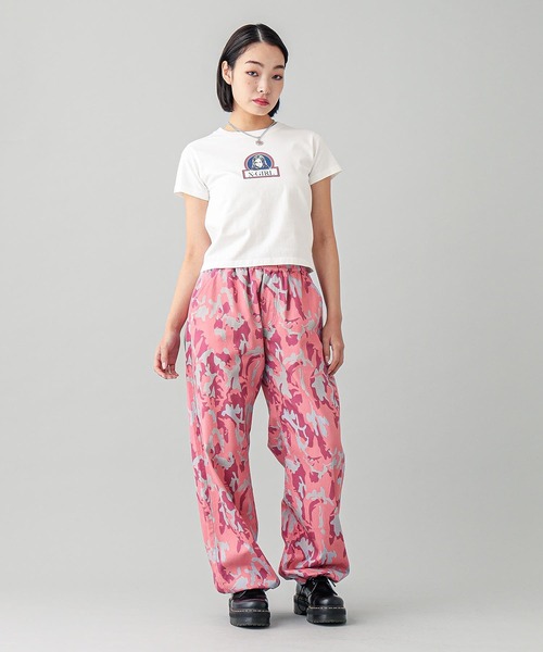 X-girl（エックスガール）の「FRAMED FACE S/S BABY TEE（Tシャツ/カットソー・レディース・ブラック/ホワイト/ピンク・S/M）」の6枚目の写真