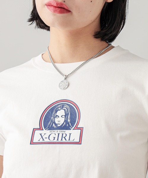 X-girl（エックスガール）の「FRAMED FACE S/S BABY TEE（Tシャツ/カットソー・レディース・ブラック/ホワイト/ピンク・S/M）」の9枚目の写真