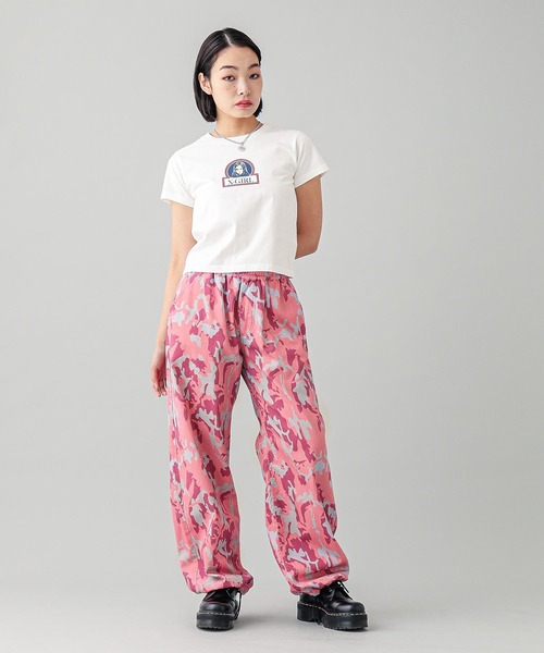 X-girl（エックスガール）の「FRAMED FACE S/S BABY TEE（Tシャツ/カットソー・レディース・ブラック/ホワイト/ピンク・S/M）」の7枚目の写真