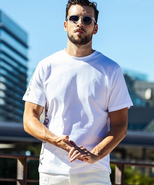 1PIU1UGUALE3 RELAX (ウノピゥウノウグァーレトレ リラックス)の「1PIU1UGUALE3 RELAX(ウノピゥウノウグァーレトレ リラックス)ラインストーンサイドロゴ半袖Tシャツ(Tシャツ/カットソー・メンズ・ホワイト/ブラック・S/M/L/XL/XXL)」の3枚目の写真