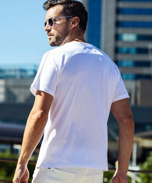 1PIU1UGUALE3 RELAX (ウノピゥウノウグァーレトレ リラックス)の「1PIU1UGUALE3 RELAX(ウノピゥウノウグァーレトレ リラックス)ラインストーンサイドロゴ半袖Tシャツ(Tシャツ/カットソー・メンズ・ホワイト/ブラック・S/M/L/XL/XXL)」の5枚目の写真