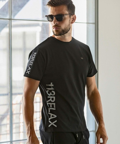 1PIU1UGUALE3 RELAX (ウノピゥウノウグァーレトレ リラックス)の「1PIU1UGUALE3 RELAX(ウノピゥウノウグァーレトレ リラックス)ラインストーンサイドロゴ半袖Tシャツ(Tシャツ/カットソー・メンズ・ホワイト/ブラック・S/M/L/XL/XXL)」の10枚目の写真