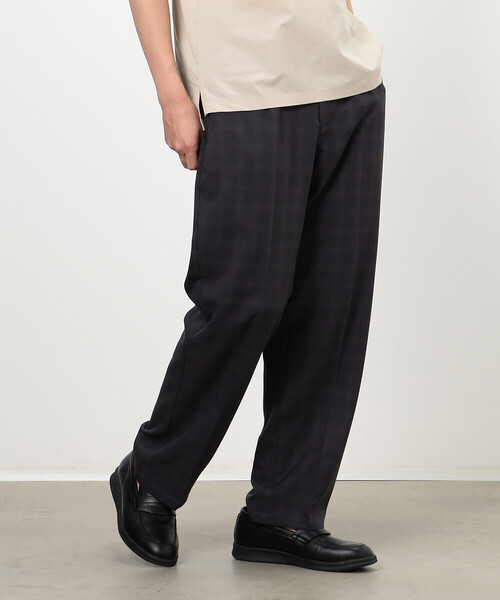 COMME CA COMMUNE(コムサコミューン)の「チェック柄 ワンタック ワイドパンツ(スラックス・メンズ・チャコール・LARGE/MEDIUM/SMALL)」の8枚目の写真