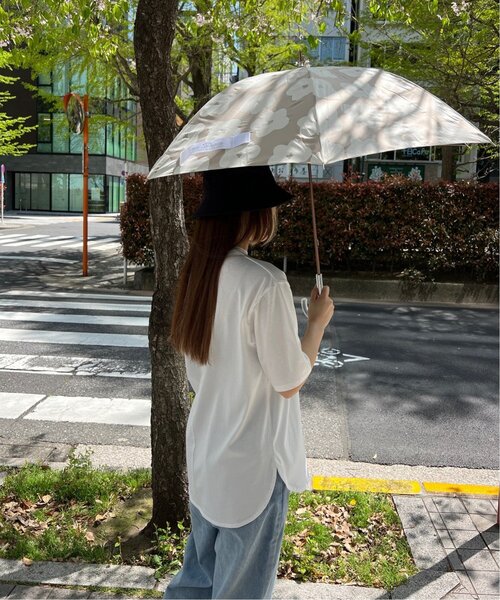 LBC(エルビーシー)の「ソフトフラワー遮光 長傘(長傘・レディース・オフホワイト/ベージュ・FREE)」の3枚目の写真