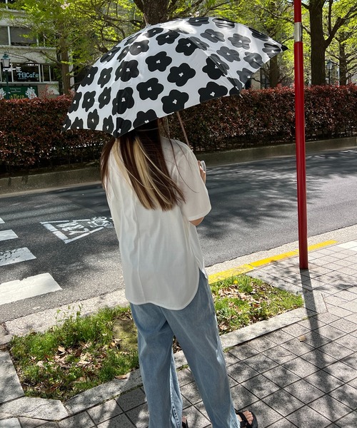 LBC(エルビーシー)の「ソフトフラワー遮光 長傘(長傘・レディース・オフホワイト/ベージュ・FREE)」の1枚目の写真