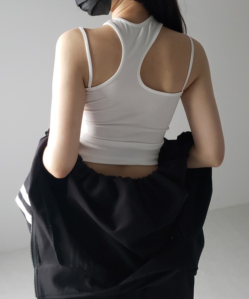 me+em select(ミームセレクト)の「【 カップ付き 】カットアウトストラップクロップドタンクトップ / cut out strap cropped tanktop(タンクトップ・レディース・ホワイト/ブラック・FREE)」の19枚目の写真