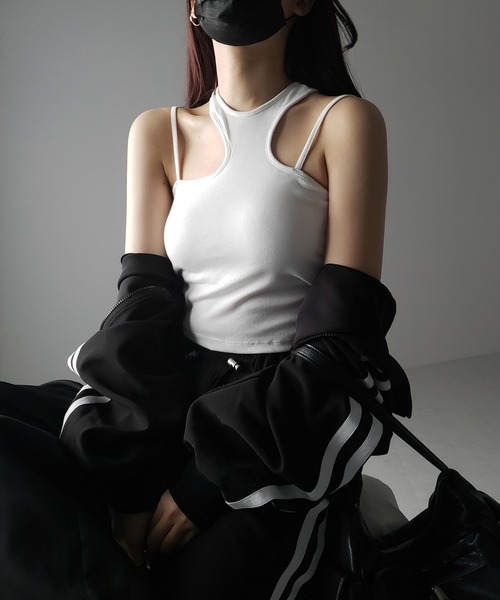 SKIMS ブラックハートカットアウト タンクトップ SKIMS ブラックハートカットアウト タンクトップ SKIMS ブラック