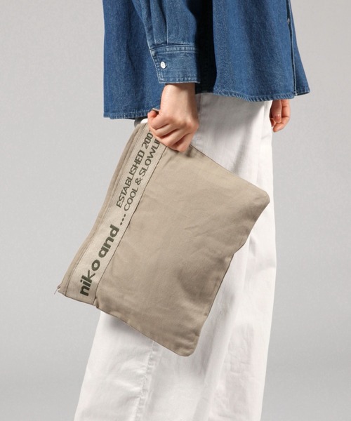 niko and...（ニコアンド）の「オリジナルニコロゴテープポーチ（ポーチ・レディース・グレー/アイボリー/カーキ・0）」の4枚目の写真