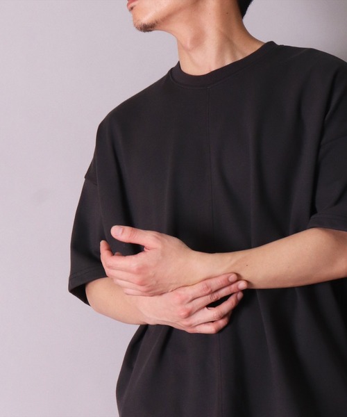 BAYBLO（ベイブロ）の「(BB)【ユニセックス】センターステッチ オーバーサイズ Tシャツ（Tシャツ/カットソー・メンズ・ダークグリーン/スミクロ/オフホワイト/ネイビー/オレンジ・FREE）」の3枚目の写真