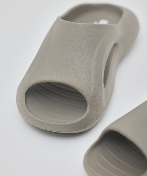 FREAK'S STORE（フリークスストア）の「限定展開 FREAK'S STORE OUTDOORS/フリークスアウトドアーズ リカバリースライドサンダル（サンダル・メンズ・ブラック/ベージュ・26.0cm/25.0cm/24.0cm/23.0cm/28.0cm/27.0cm）」の12枚目の写真