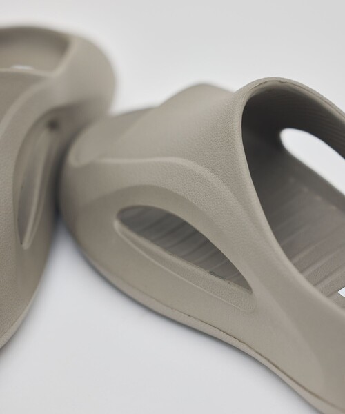 FREAK'S STORE（フリークスストア）の「限定展開 FREAK'S STORE OUTDOORS/フリークスアウトドアーズ リカバリースライドサンダル（サンダル・メンズ・ブラック/ベージュ・26.0cm/25.0cm/24.0cm/23.0cm/28.0cm/27.0cm）」の5枚目の写真