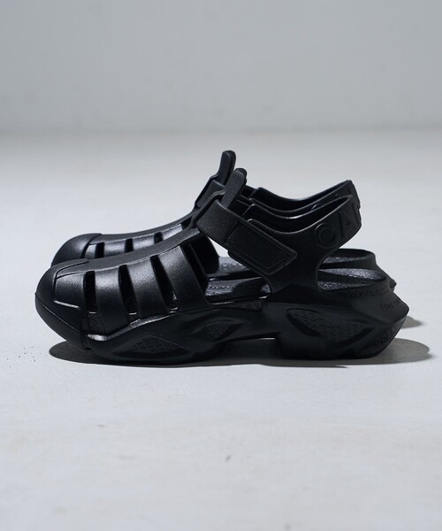 PUBLUX（パブリュクス）の「CARIGA/カリガ Gurkha/グルカ デザイン リカバリーサンダル　限定展開（サンダル・レディース・ホワイト/ブラック/オリーブ・38/36）」の9枚目の写真