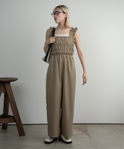 Amiur(エミレ)の「twill cloth shirring overall / ツイルクロスシャーリングオーバーオール(サロペット/オーバーオール・レディース・ブラック/アイボリー/ベージュ・FREE)」の20枚目の写真