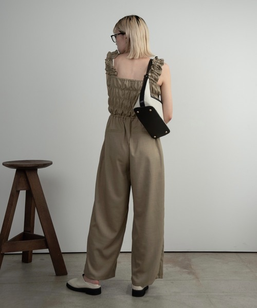 Amiur(エミレ)の「twill cloth shirring overall / ツイルクロスシャーリングオーバーオール(サロペット/オーバーオール・レディース・ブラック/アイボリー/ベージュ・FREE)」の22枚目の写真