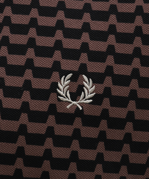 FRED PERRY（フレッドペリー）の「FRED PERRY (フレッド ペリー) ABSTRACT GRAPHIC  POLO SHIRT M7791（ポロシャツ・メンズ・ブラウン系その他・MEDIUM/LARGE）」の11枚目の写真