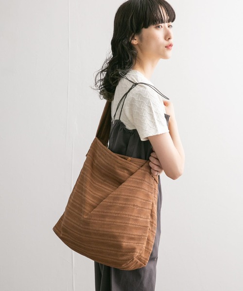 KBF（ケイビーエフ）の「BIGショルダーBAG（ショルダーバッグ・レディース・ブラウン/オフホワイト・ONE）」の10枚目の写真