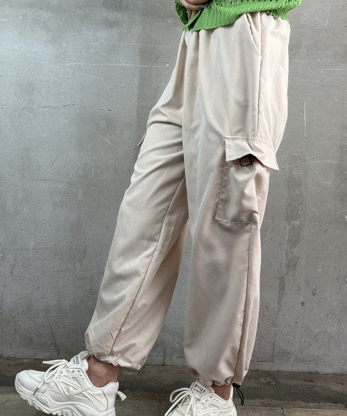 tolene(トレネ)の「カーゴパンツ ウエストゴム Y2K(カーゴパンツ・レディース・チャコール/ピンク/ブラック/オフホワイト・FREE)」の22枚目の写真