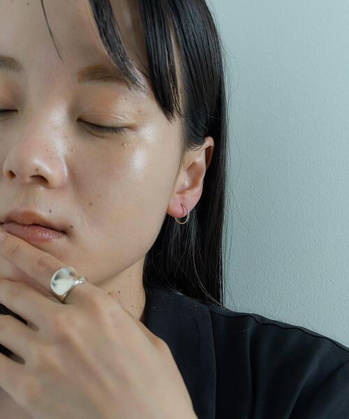 SMELLY(スメリー)の「SMELLY so’ thin hoop earring(イヤリング・レディース・シルバー・-)」の3枚目の写真