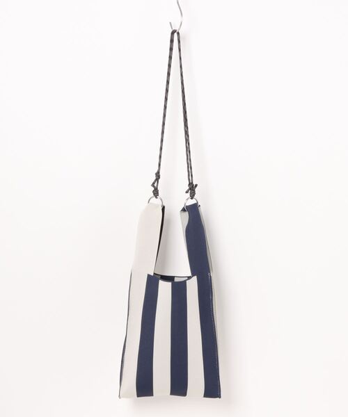 FRUIT OF THE LOOM(フルーツオブザルーム)の「【FRUIT OF THE LOOM】STRIPED MINI SHOULDER BAG/ミニショルダーバッグ/ストライプ柄(ショルダーバッグ・メンズ・ネイビー/レッド/グリーン/サックスブルー/ラベンダー・FREE)」の6枚目の写真