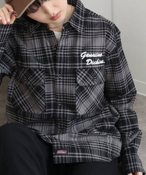 Dickies(ディッキーズ)の「【GENUINE DICKIES/ジェニュインディッキーズ】オックス 刺繍ロゴ入り 長袖 チェック シャツ(シャツ/ブラウス・メンズ・アイボリー/チャコールグレー/レッド・M/L/XL)」の17枚目の写真