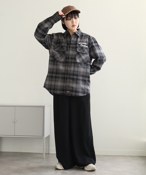 Dickies(ディッキーズ)の「【GENUINE DICKIES/ジェニュインディッキーズ】オックス 刺繍ロゴ入り 長袖 チェック シャツ(シャツ/ブラウス・メンズ・アイボリー/チャコールグレー/レッド・M/L/XL)」の21枚目の写真