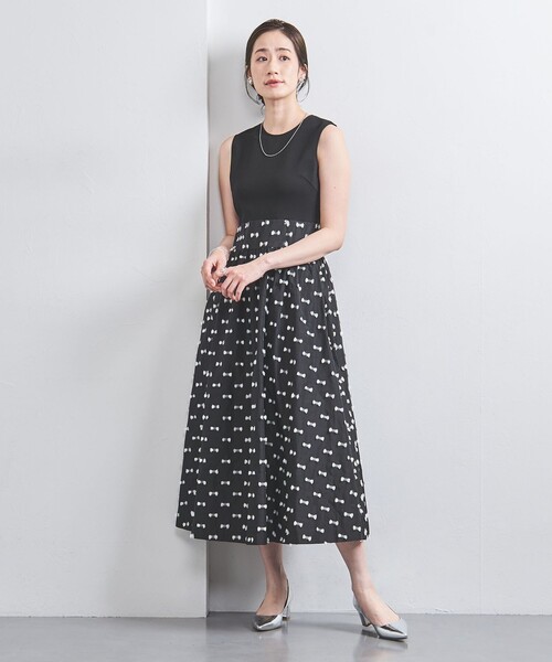 UNITED ARROWS(ユナイテッドアローズ)の「リボン カットジャカード ロングワンピース(ワンピース・レディース・ブラック/ネイビー・38/36)」の10枚目の写真