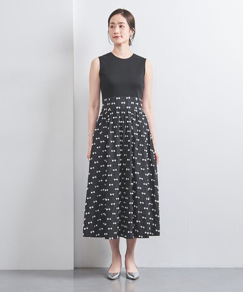 UNITED ARROWS(ユナイテッドアローズ)の「リボン カットジャカード ロングワンピース(ワンピース・レディース・ブラック/ネイビー・38/36)」の13枚目の写真