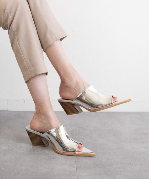 Fabby fabby(ファビィーファビィー)の「ポインテッドワンベルトサンダル(サンダル・レディース・シルバー/ゴールド/ブラック・MEDIUM/LARGE/SMALL)」の21枚目の写真