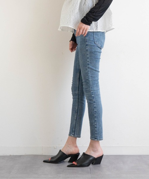 Fabby fabby(ファビィーファビィー)の「ポインテッドワンベルトサンダル(サンダル・レディース・シルバー/ゴールド/ブラック・MEDIUM/LARGE/SMALL)」の20枚目の写真