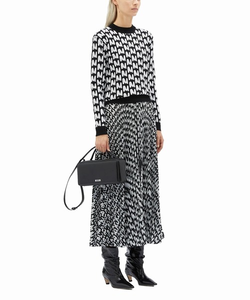 MSGM（エムエスジーエム）の「「TheMwave」ジャガードセーター【Japan Exclusive color】（ニット/セーター・レディース・ブラック×ホワイト・M/L/S）」の7枚目の写真