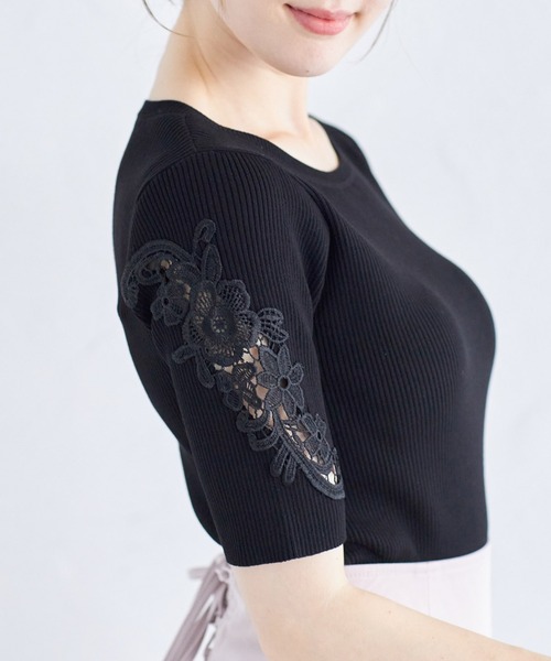 tocco closet(トッコ クローゼット)の「フラワー刺繍スリーブリブニットプルオーバー(ニット/セーター・レディース・グレイッシュブルー/ピンク/ブラック・M)」の7枚目の写真