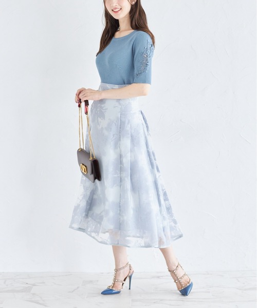 tocco closet(トッコ クローゼット)の「フラワー刺繍スリーブリブニットプルオーバー(ニット/セーター・レディース・グレイッシュブルー/ピンク/ブラック・M)」の14枚目の写真
