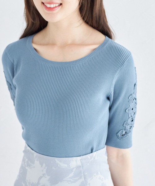 tocco closet(トッコ クローゼット)の「フラワー刺繍スリーブリブニットプルオーバー(ニット/セーター・レディース・グレイッシュブルー/ピンク/ブラック・M)」の16枚目の写真