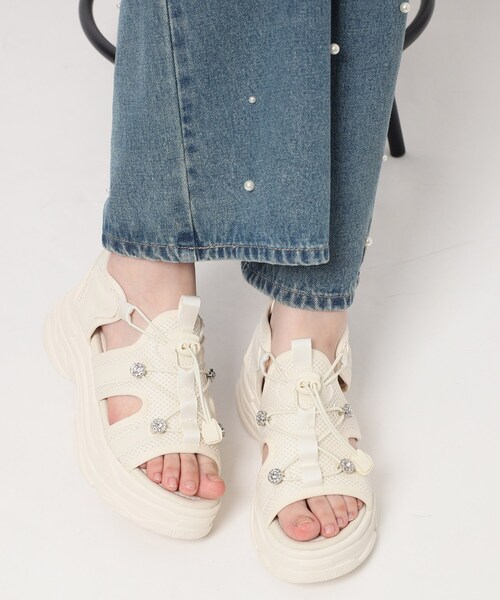 cs T&P（シーエスティーアンドピー）の「軽量 厚底ビジュースポサン（サンダル・レディース・ベージュ/ホワイト/ブラック・S/M/L/LL）」の3枚目の写真
