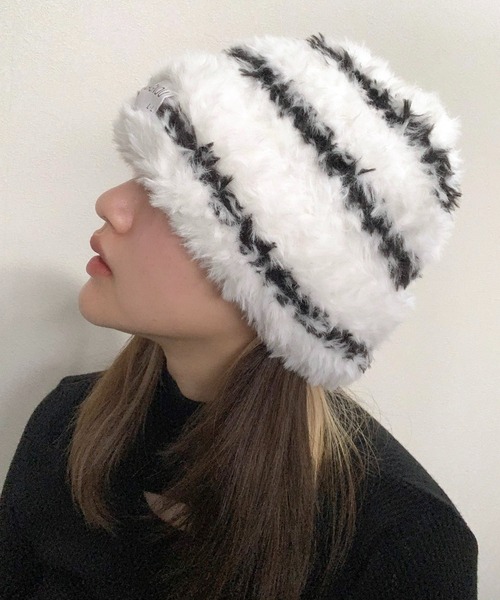 lilful(リルフル)の「ワンポイント ボーダー ファー キャップ(ニットキャップ/ビーニー・レディース・ブラック/ホワイト・F)」の14枚目の写真