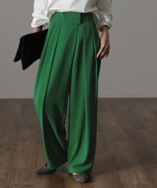 HUG.U（ハグユー）の「美タックパンツ（スラックス・レディース・モカ/ロイヤルブルー/グリーン/ブラック・レギュラー丈/トール丈）」の10枚目の写真