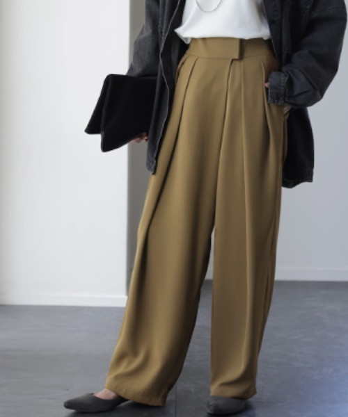 HUG.U（ハグユー）の「美タックパンツ（スラックス・レディース・モカ/ロイヤルブルー/グリーン/ブラック・レギュラー丈/トール丈）」の13枚目の写真