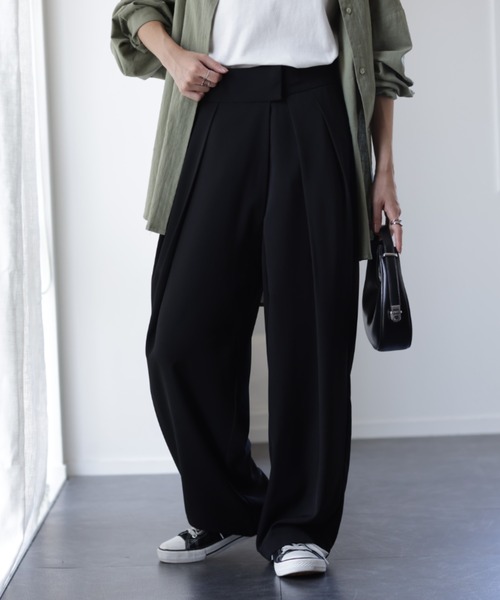 HUG.U（ハグユー）の「美タックパンツ（スラックス・レディース・モカ/ロイヤルブルー/グリーン/ブラック・レギュラー丈/トール丈）」の21枚目の写真