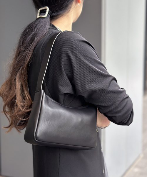 AP STUDIO（エーピーストゥディオ）の「【ST.AGNI/セントアグニ】Petit Shoulder Bag（ハンドバッグ・レディース・ブラック・FREE）」の2枚目の写真