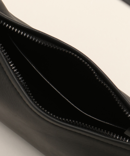 AP STUDIO（エーピーストゥディオ）の「【ST.AGNI/セントアグニ】Petit Shoulder Bag（ハンドバッグ・レディース・ブラック・FREE）」の6枚目の写真