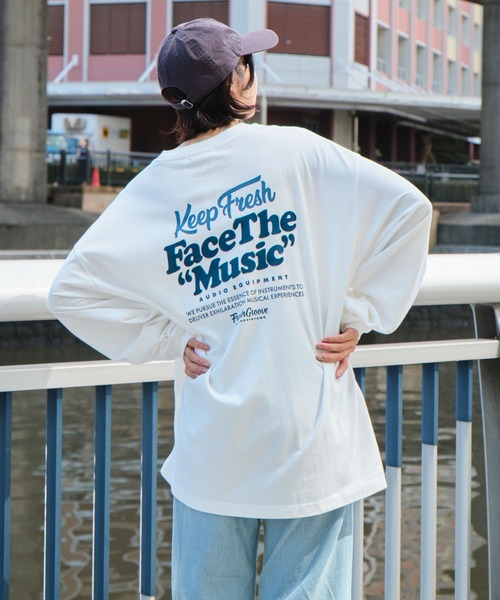 WEGO(ウィゴー)の「WEGO/フロッキーロゴBIG T(Tシャツ/カットソー・メンズ・アイボリー/ホワイト/グリーン・LARGE/MEDIUM)」の2枚目の写真