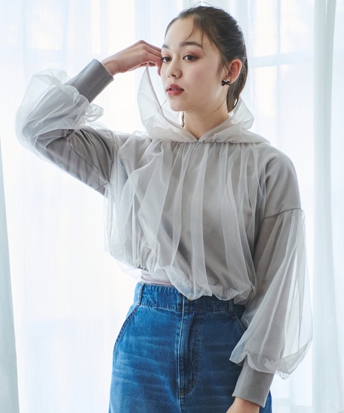 31 Sons de mode(トランテアン ソン ドゥ モード)の「チュールレイヤードパーカー(パーカー・レディース・オフホワイト/グレー・フリー)」の2枚目の写真