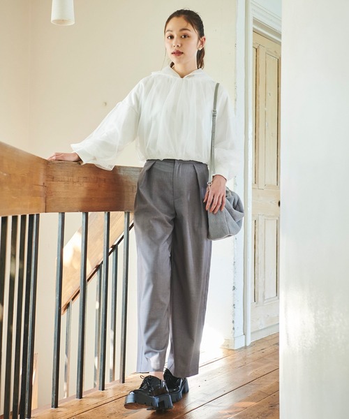 31 Sons de mode(トランテアン ソン ドゥ モード)の「チュールレイヤードパーカー(パーカー・レディース・オフホワイト/グレー・フリー)」の10枚目の写真