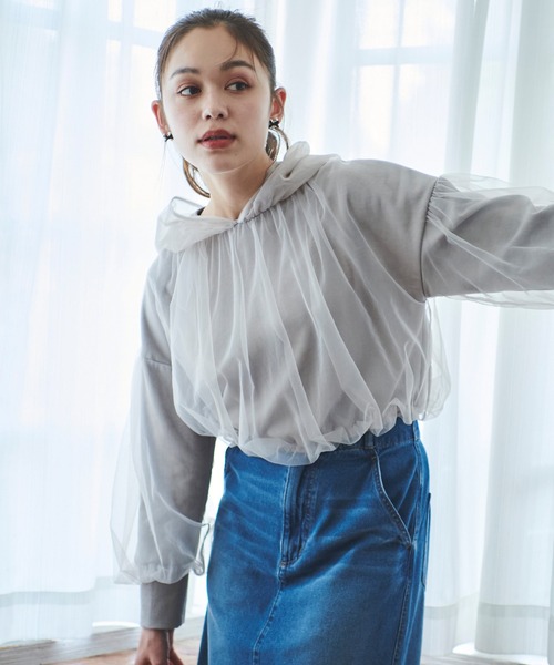 31 Sons de mode(トランテアン ソン ドゥ モード)の「チュールレイヤードパーカー(パーカー・レディース・オフホワイト/グレー・フリー)」の11枚目の写真