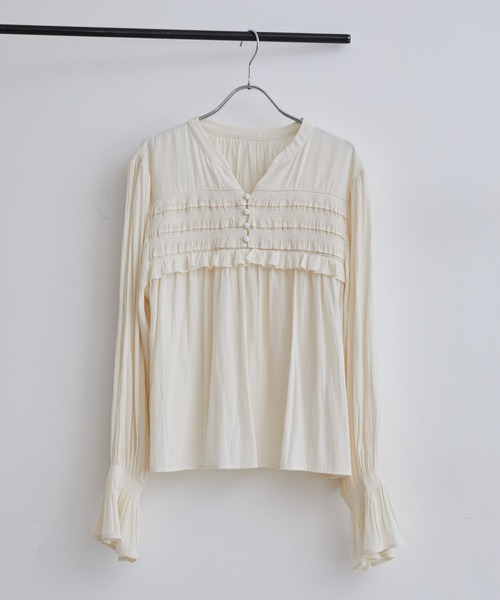 VIS（ビス）の「割繊シャーリングミニフリルブラウス/洗える（シャツ/ブラウス・レディース・チャコールグレー/オフホワイト/ホワイト系その他6/ピンク・FREE）」の11枚目の写真