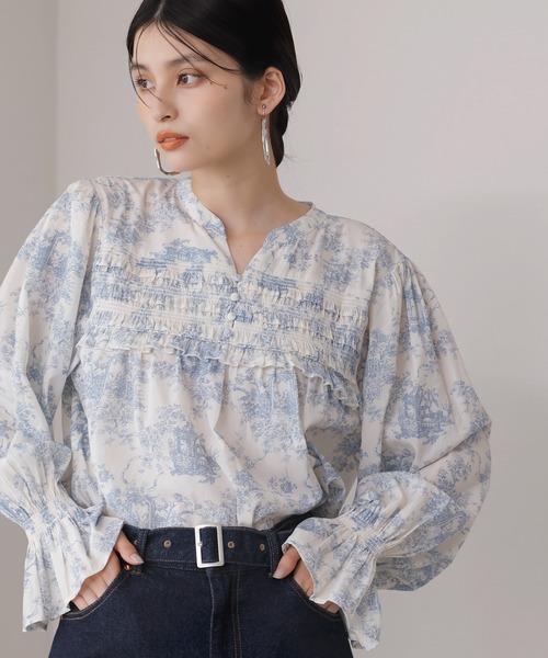 VIS（ビス）の「割繊シャーリングミニフリルブラウス/洗える（シャツ/ブラウス・レディース・チャコールグレー/オフホワイト/ホワイト系その他6/ピンク・FREE）」の14枚目の写真