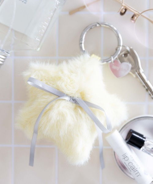 tiny tiny（ティニーティニー）の「ファーモチーフチャーム[tiny tiny(ティニーティニー)]（チャーム・レディース・ホワイト/ピンク/ブルー/イエロー・0）」の3枚目の写真