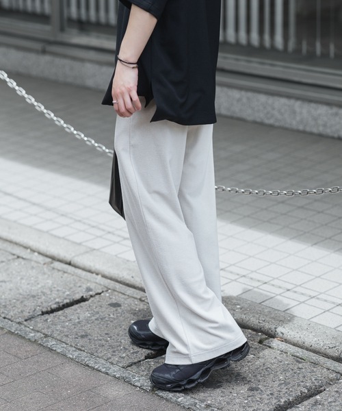 ATTACHMENT(アタッチメント)の「CO/PE ハイゲージパイル ワイドラウンジトラウザーズ / CO/PE HIGH GAUGE PILE WIDE LOUNGE TROUSERS(その他パンツ・メンズ・ライトベージュ/ブラック・2/1/3)」の5枚目の写真