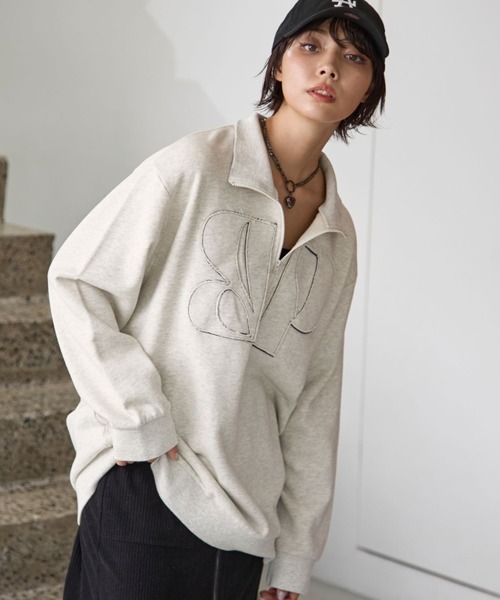 PAGEBOY(ページボーイ)の「ハーフZIPロゴスウェット(スウェット・レディース・ブルー/ブラック/ベージュ・FREE)」の3枚目の写真